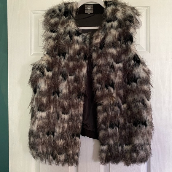 Vince Camuto Jackets & Blazers - Vince Camuto Faux Fur Vest in Black and Gray